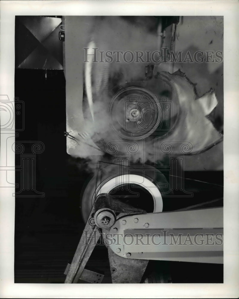 1960 Press Photo Goodyear Tire & Rubber Co