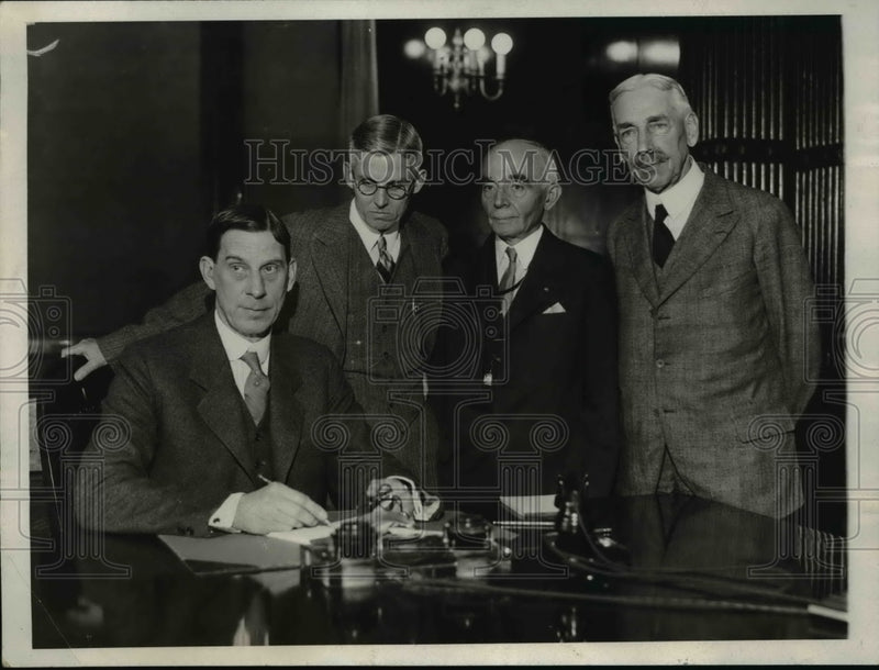 Load image into Gallery viewer, 1930 Press Photo Ray Lyman Wilbur, Dr. F.J. Kelly, Dr. S.J. Crumbine &amp; H. Folks
