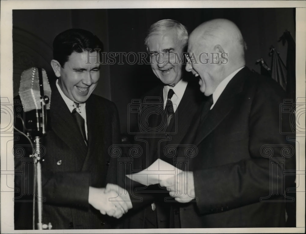 1945 Press Photo President of Ntnl Press Club Edward Jamieson and Cam Rayburn