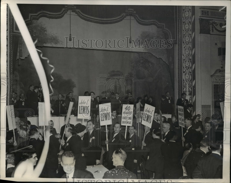 Load image into Gallery viewer, 1940 Press Photo People at the demonstration for John Lewis at CIO convention
