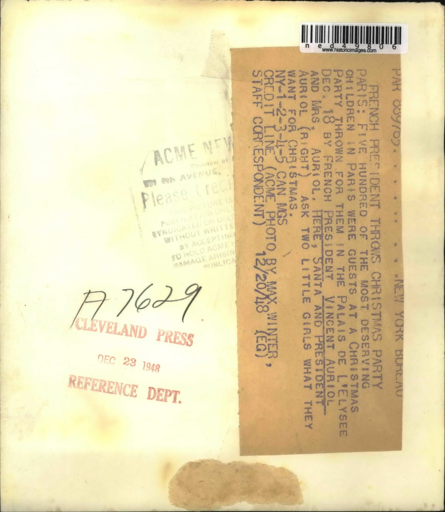 1948 Press Photo Christmas Party for 500 deserving children in Paris