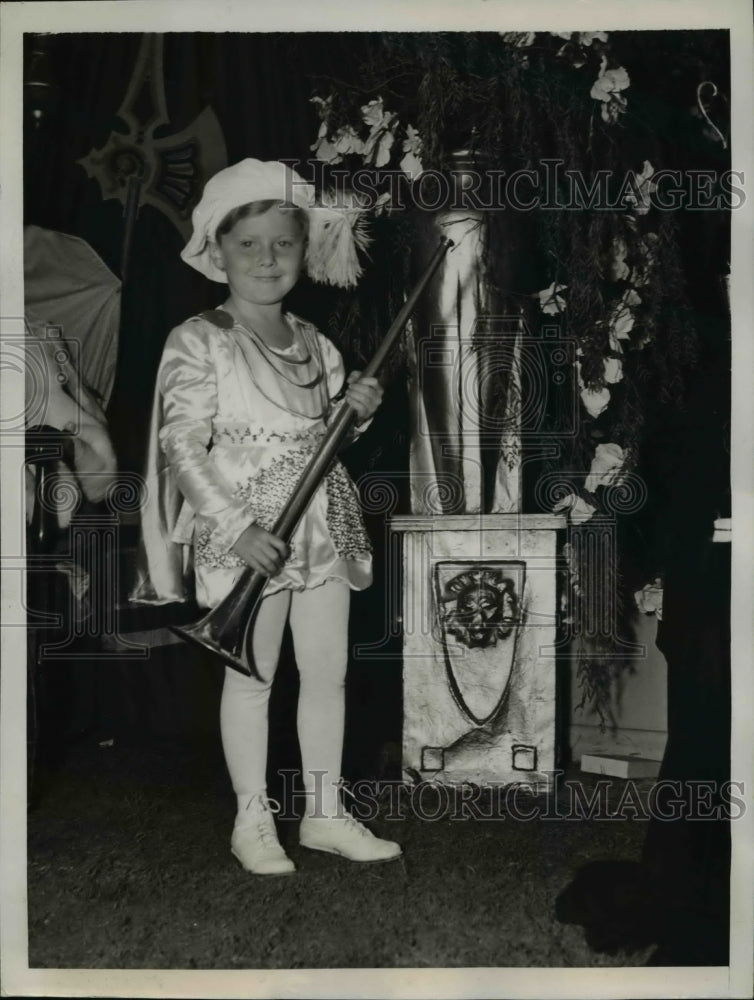 1937 Press Photo Warren Lee Manahan portraying Little Boy BLue won a special