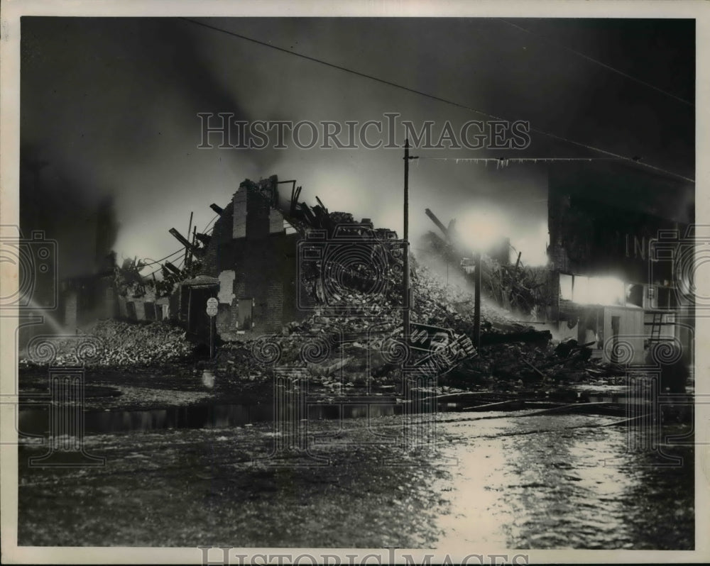 1948 Press Photo The Cleveland Co. Fire