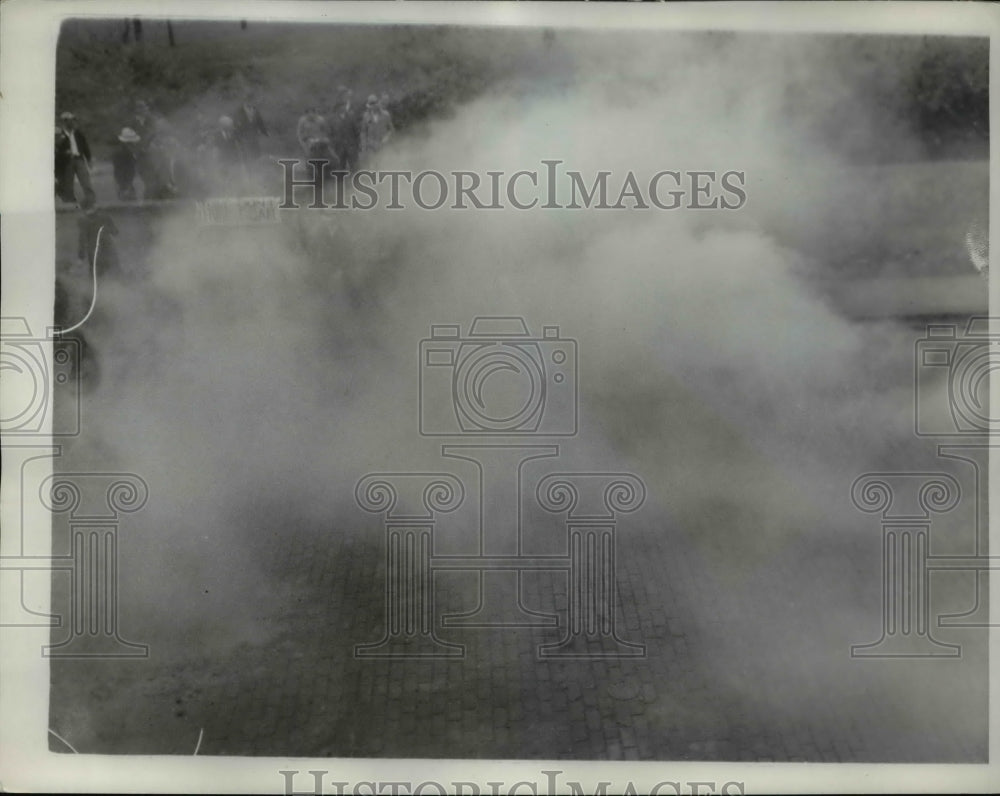 1935 Press Photo Berger M Company tear gas used on strikers Canton Ohio