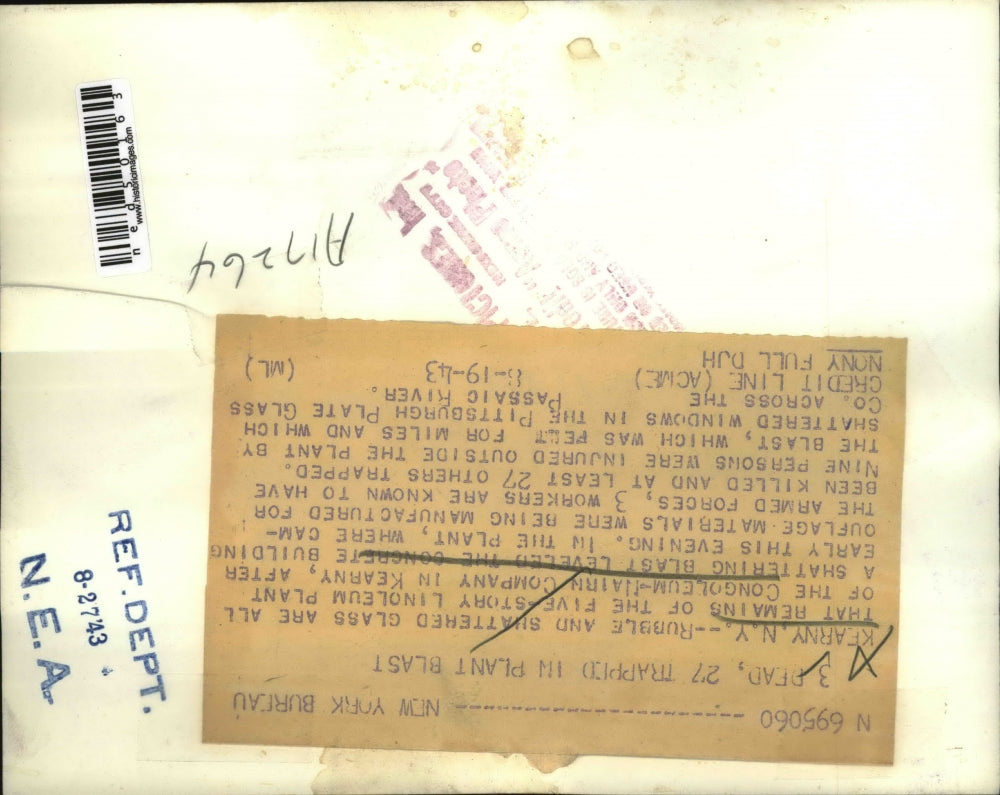 1943 Press Photo Kearny NY Rubble and glass are all that's left of the Congoleum