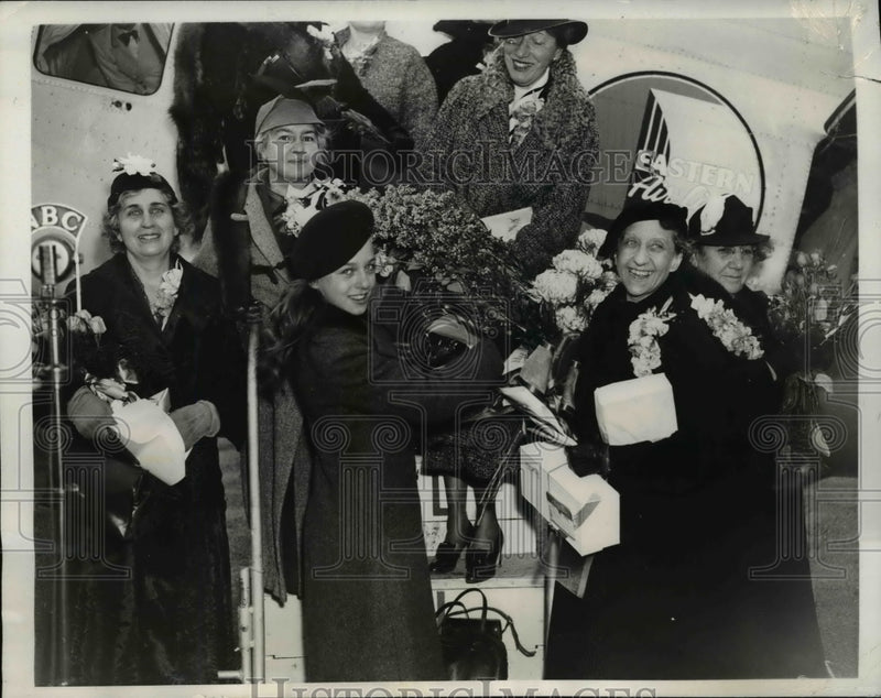 Load image into Gallery viewer, 1936 Press Photo Janet Clapper Caroline O'Day of New York
