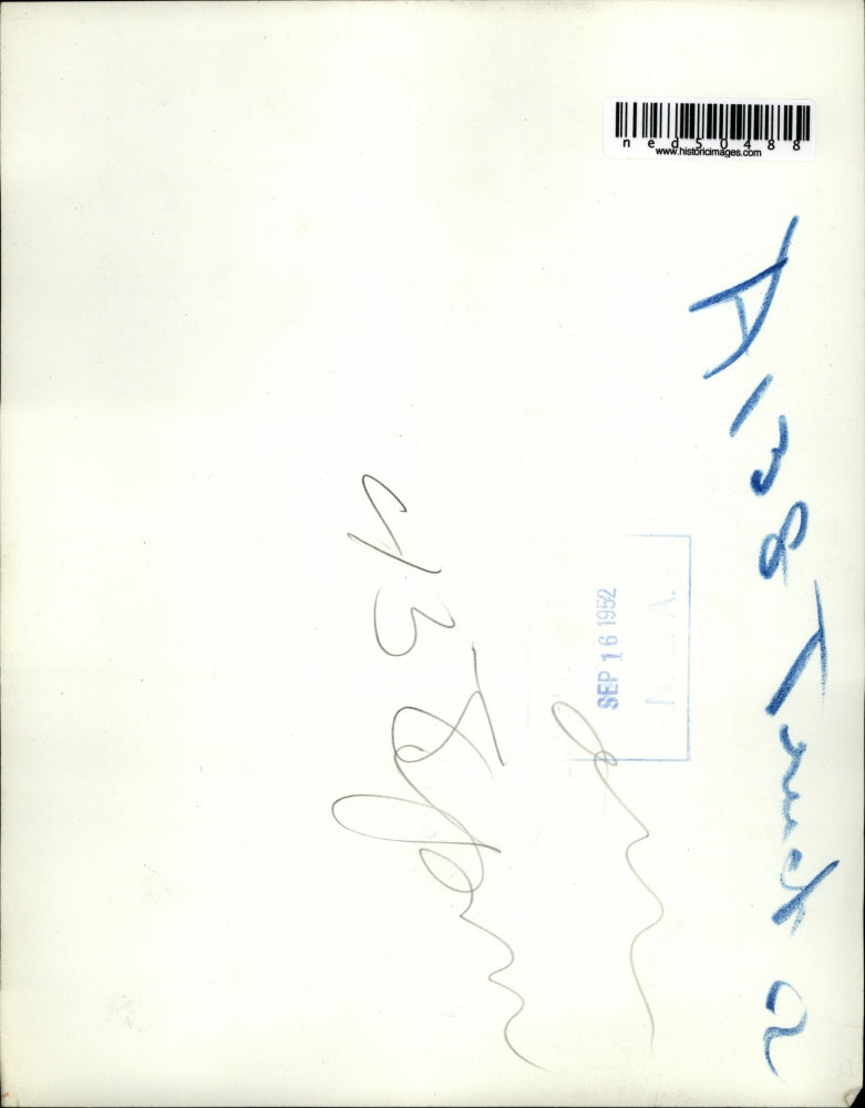 1952 Press Photo New York Police pull Emil Hess from cab of coal truck in which