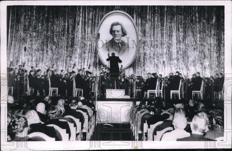 Load image into Gallery viewer, 1955 Press Photo Moscow Russia, 125th Anniversary Concert, Anton Rubinstein
