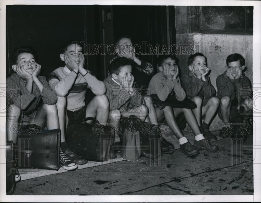 1956 Press Photo Paris memories of busy joy filled summer linger in minds of