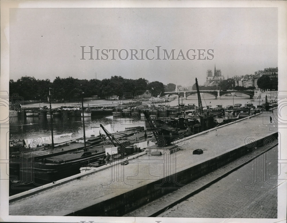 1937 Press Photo Massed Barges Blocking Seine River Traffic During Labor Protest