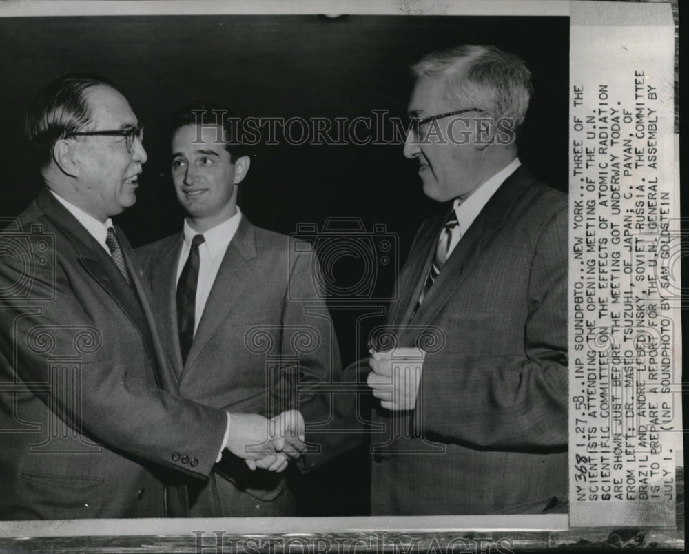 1958 Press Photo Scientists Dr. Maseo Tsuzuhi, C. Pavan, Andre Lebedinsky