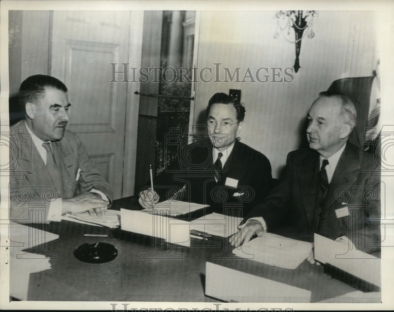 Load image into Gallery viewer, 1943 Press Photo Executive committee meeting of UN food and agriculture
