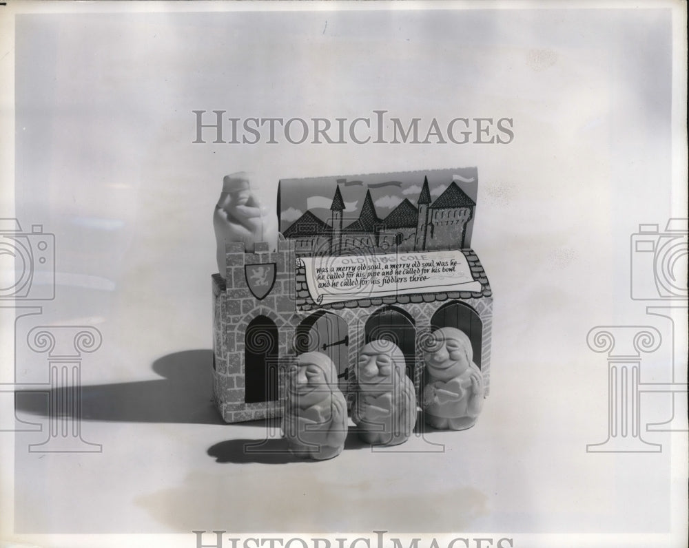 1959 Press Photo Old King Cole Soap Cardboard Castle Box Packaging