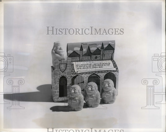 1959 Press Photo Old King Cole Soap Cardboard Castle Box Packaging