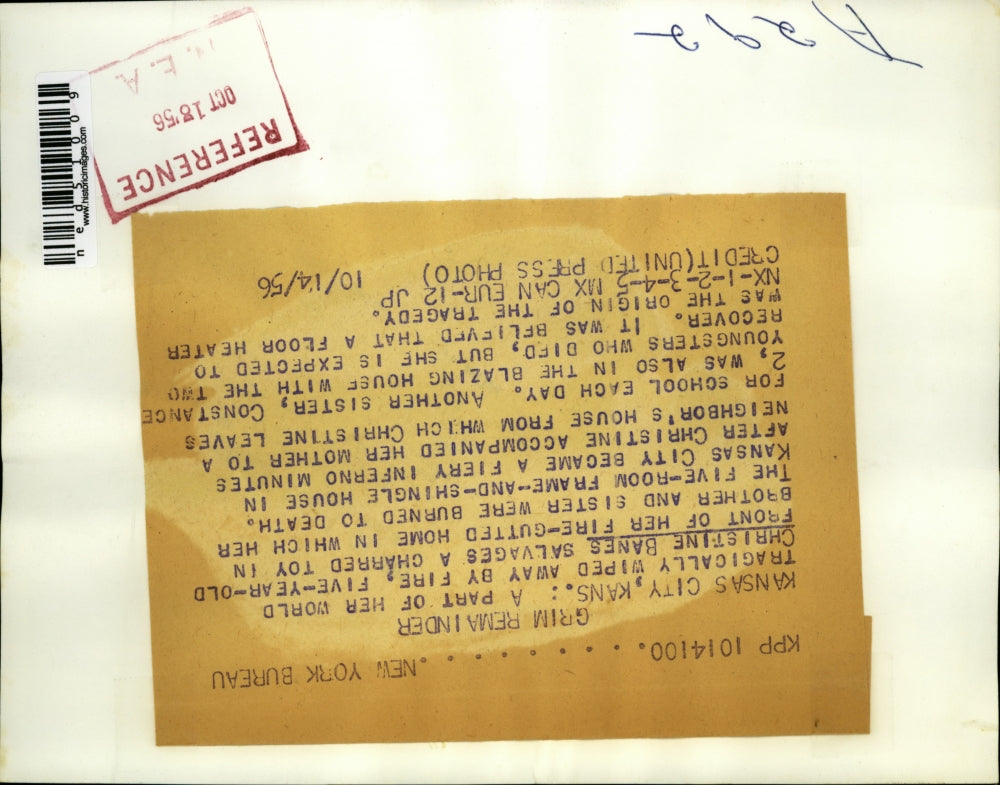 1956 Press Photo Five year old Christine Banes savages for her loss