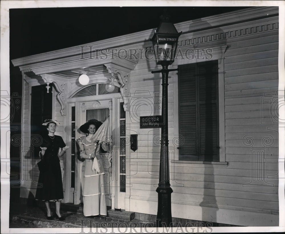 1949 Press Photo Street scene at the Chicago Museum of Science and Industry