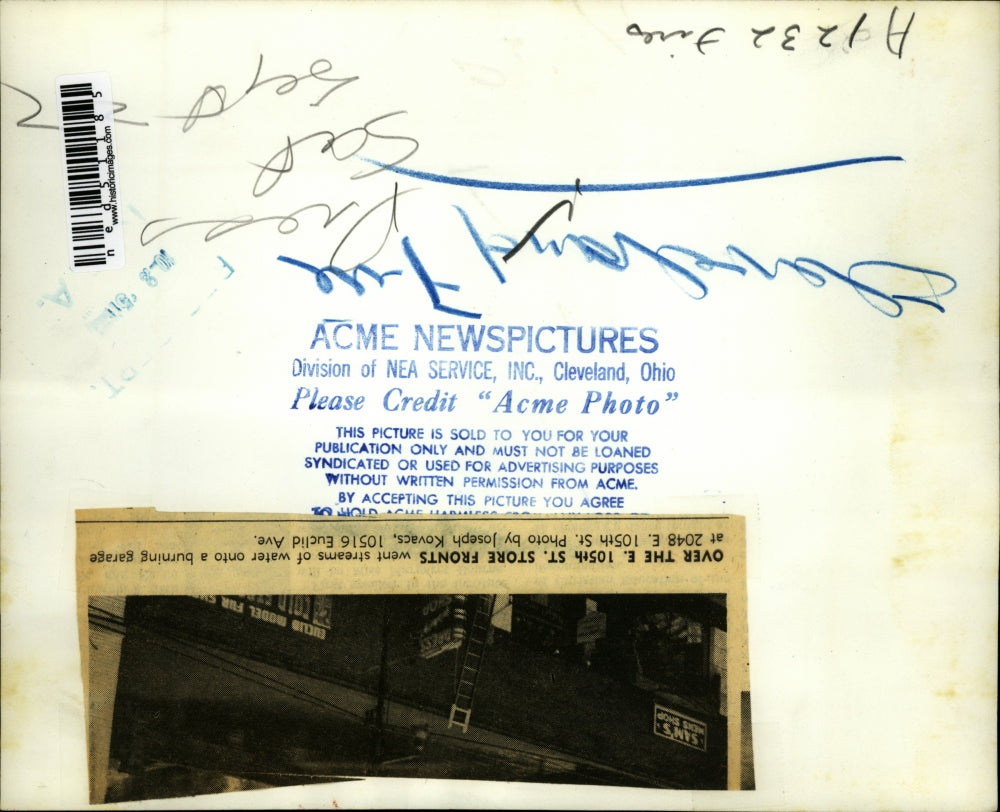 1951 Press Photo E 105th St store fronts burned in Cleveland Ohio