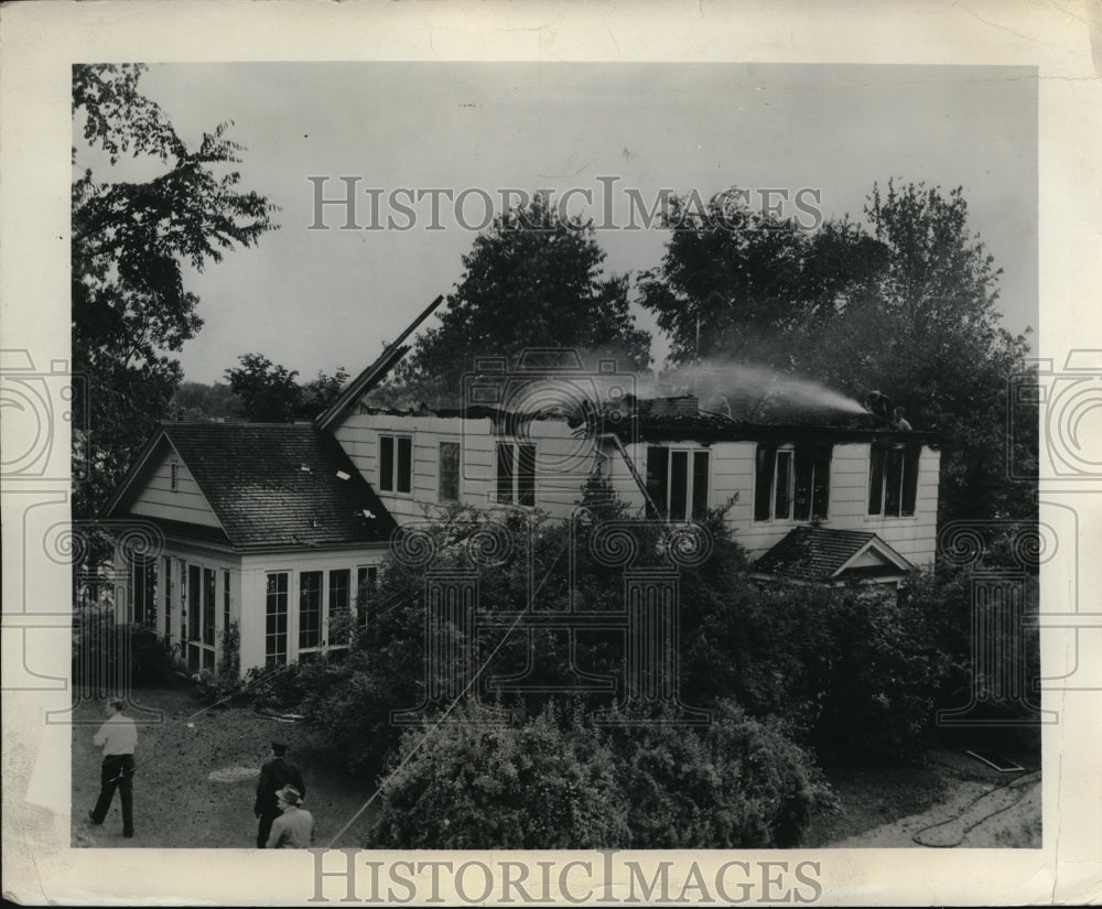 1941 Press Photo Glass Wool Insulation Stops Home Fire