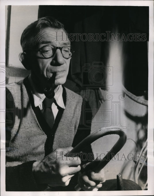1951 Press Photo Frank A White Furniture Maker Using Gas Burner To Shape Wicker