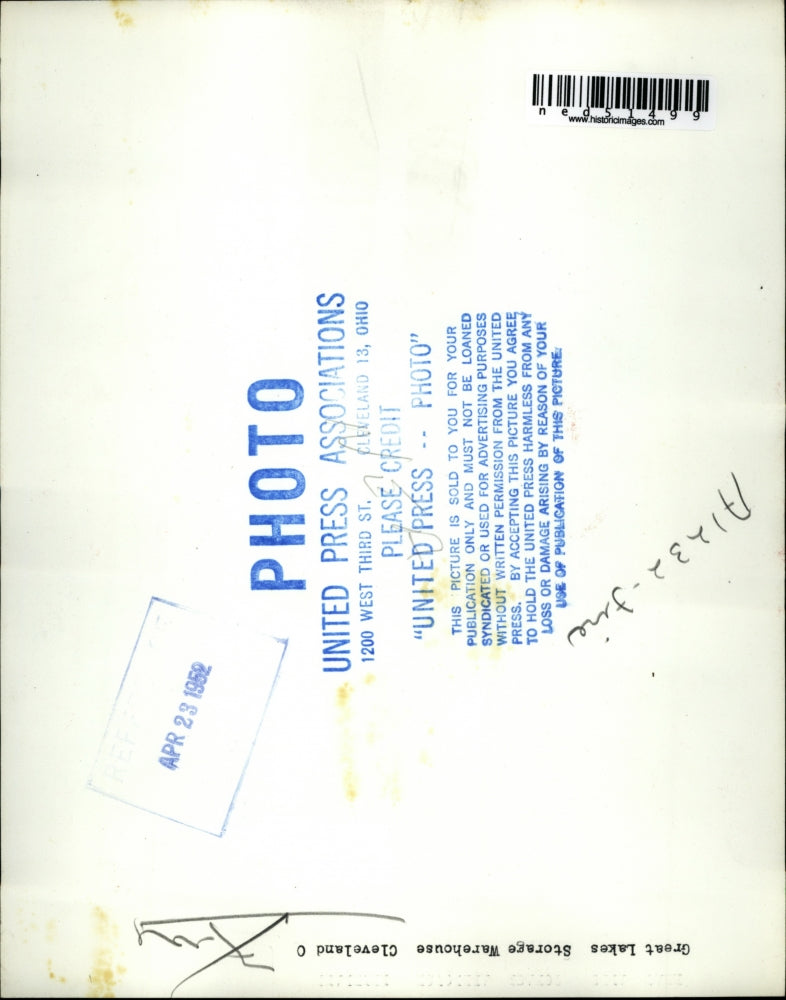 1952 Press Photo The Great Lakes Storage warehouse on a huge fire