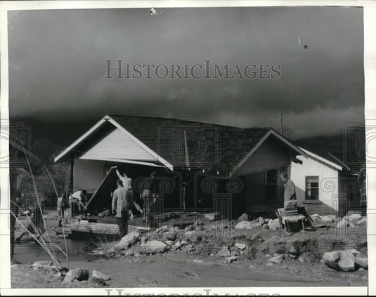 1934 Press Photo Cloudburst Ruins the Life of Montrose Residents