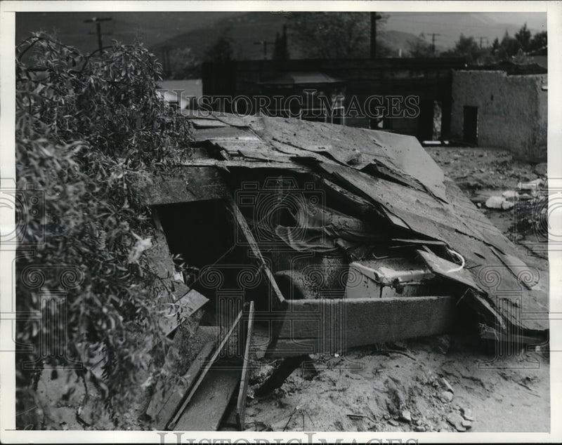 Load image into Gallery viewer, 1934 Press Photo A.F. Hoffman's Damage Car and Garage
