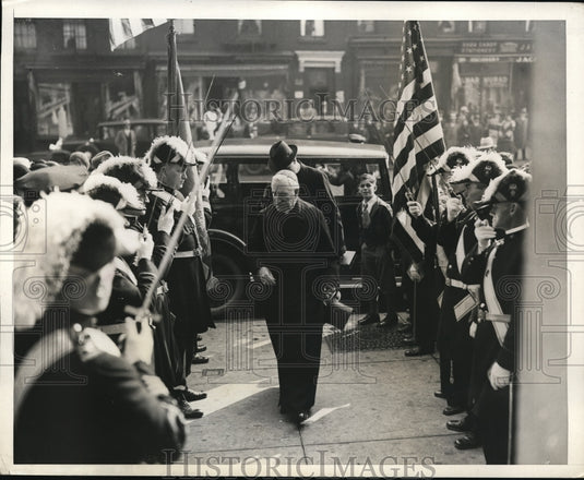 1931 Press Photo Cardinal Hayes arriving at the Church