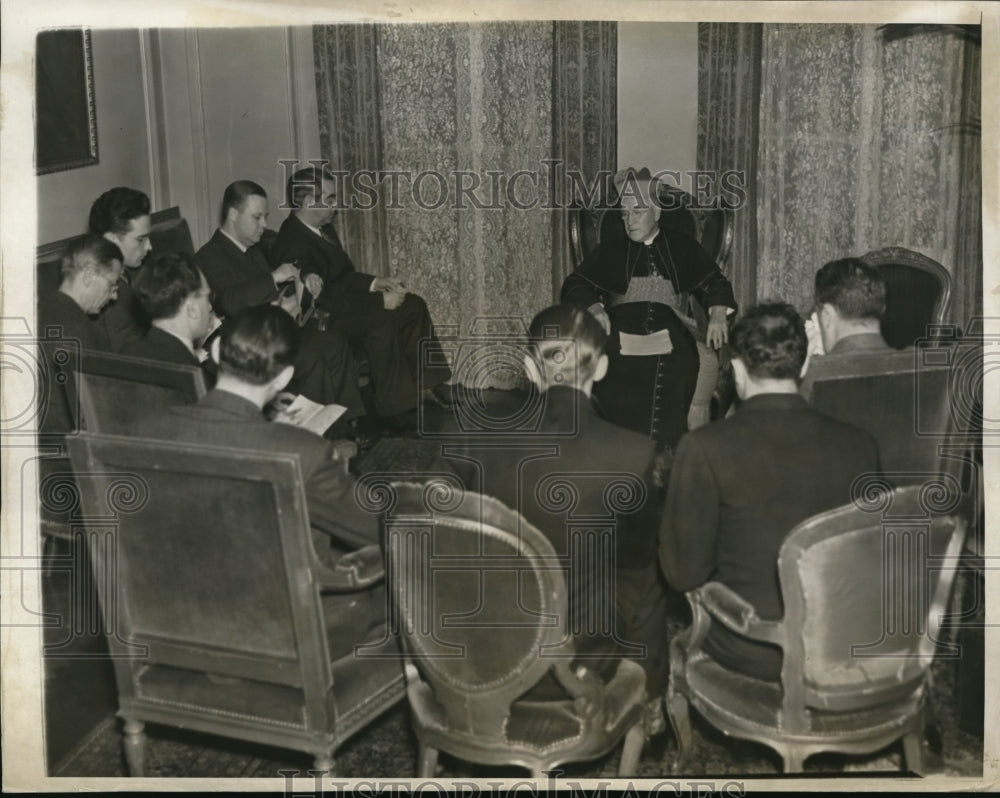 1938 Press Photo Cardinal Hayes being interviewed by reporters
