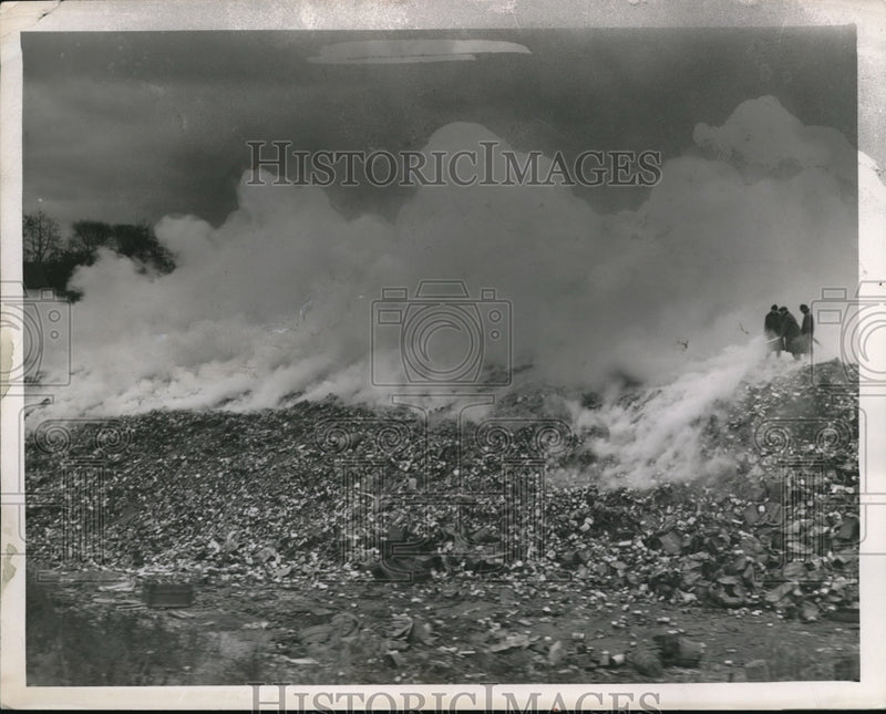Load image into Gallery viewer, 1951 Press Photo After the fire
