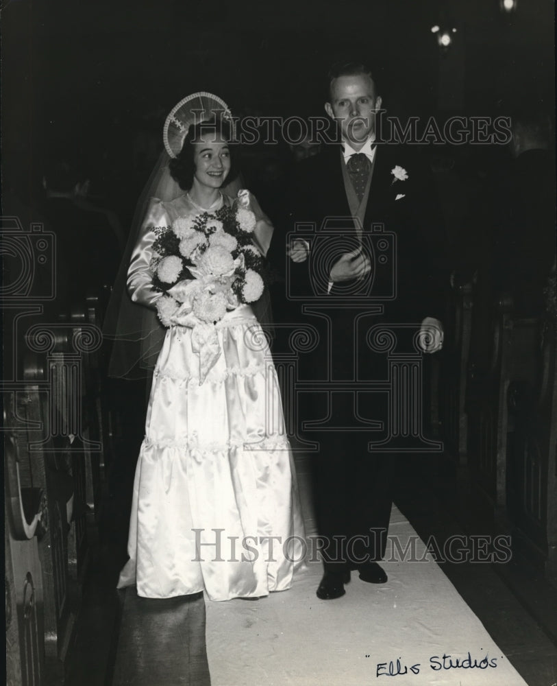 1941 Press Photo Miss Mary Shipley, Mr and Mrs John Shipley with groom