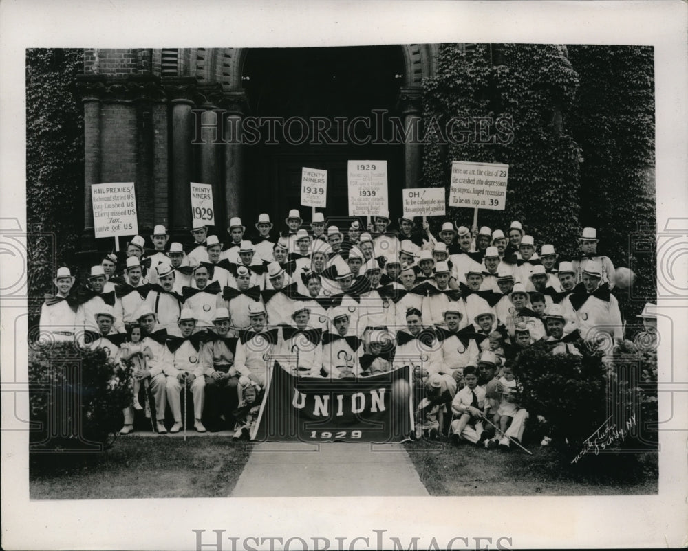 1939 Press Photo Union College of 120 at Commencement Exercises