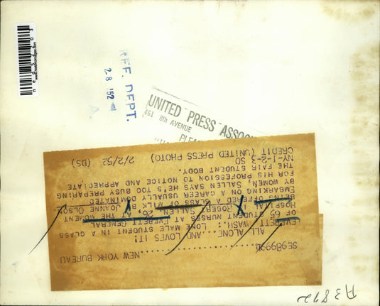 1952 Press PhotoRobert Sallen lone male student nurses at Everett Genreal Hosp.