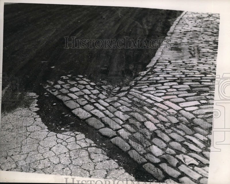 Load image into Gallery viewer, 1946 Press Photo Broken Down Park Roadway
