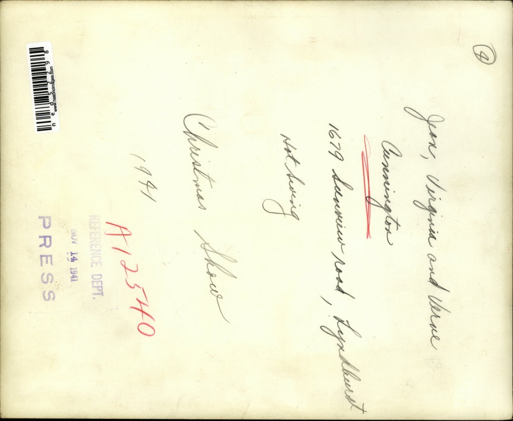 1941 Press Photo Jean, Virginia & Verne Cunningtom at Xmas show in Ohio