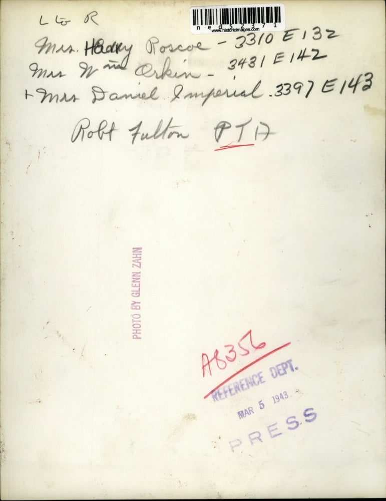 1943 Press Photo Mrs. Harry Roscoe, Mrs Orkin and Mrs Daniel Imperial