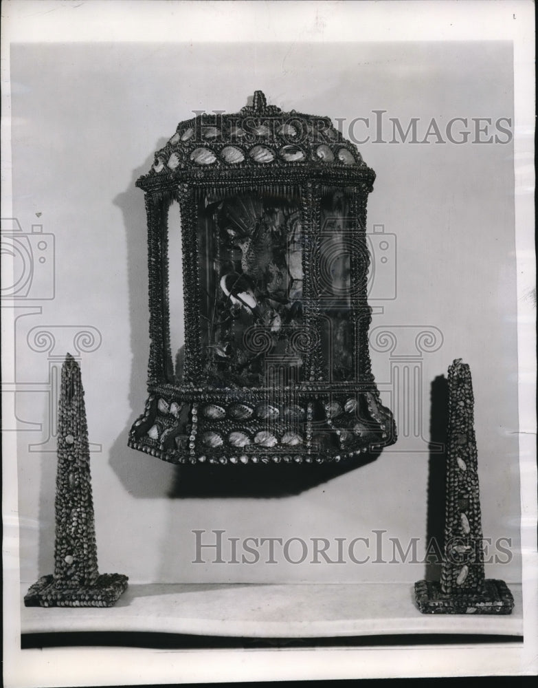 1946 Press Photo Shadow box made of iridescent shells on a mantel