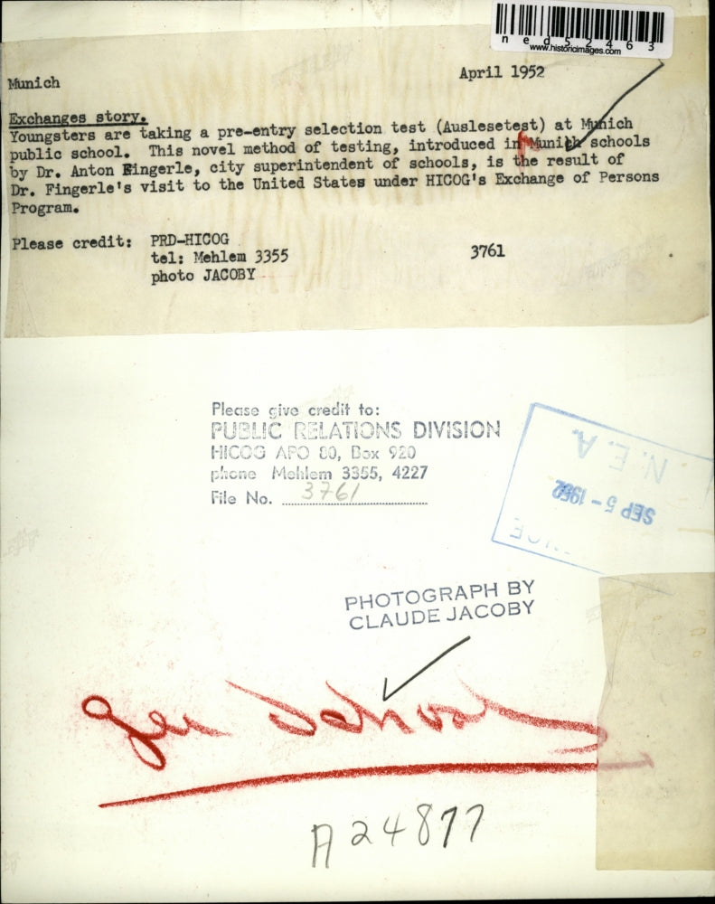 1952 Press Photo Youngters taking pre-entry selection Test at Munich School.