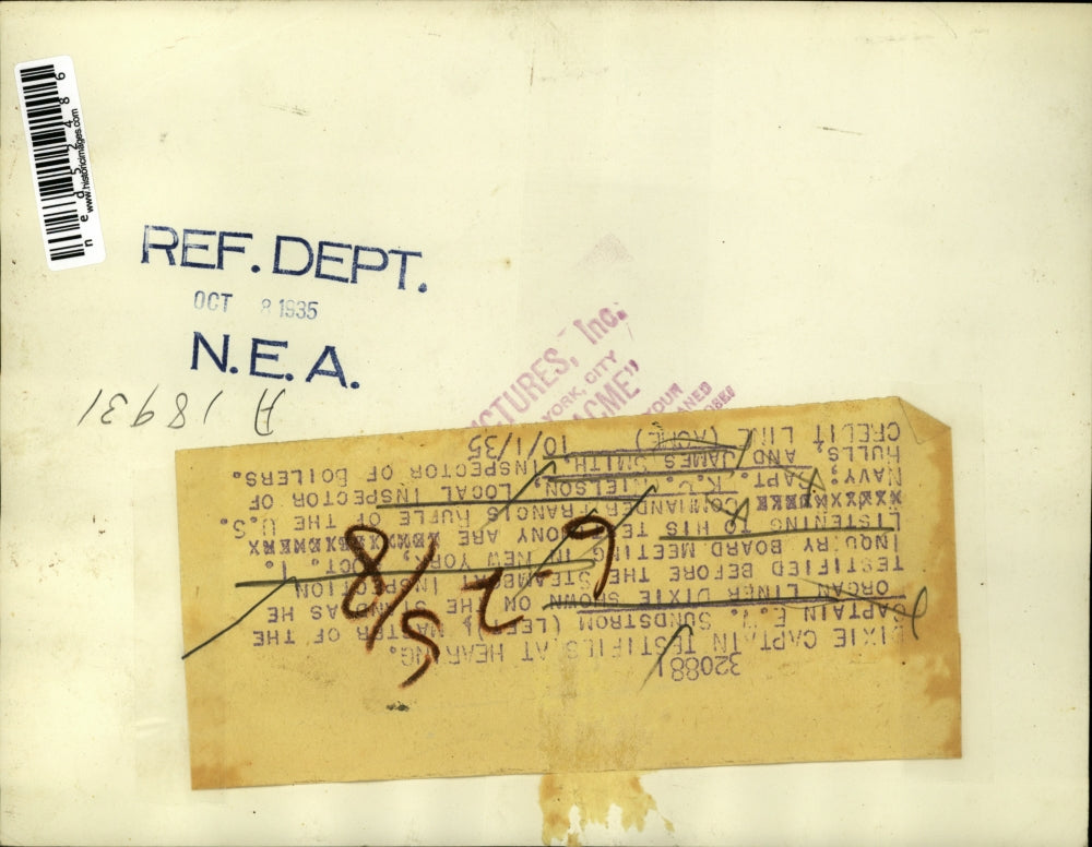 1935 Press Photo Capt.E.W.Sundstorn testifes the Seambert Inspection Board.