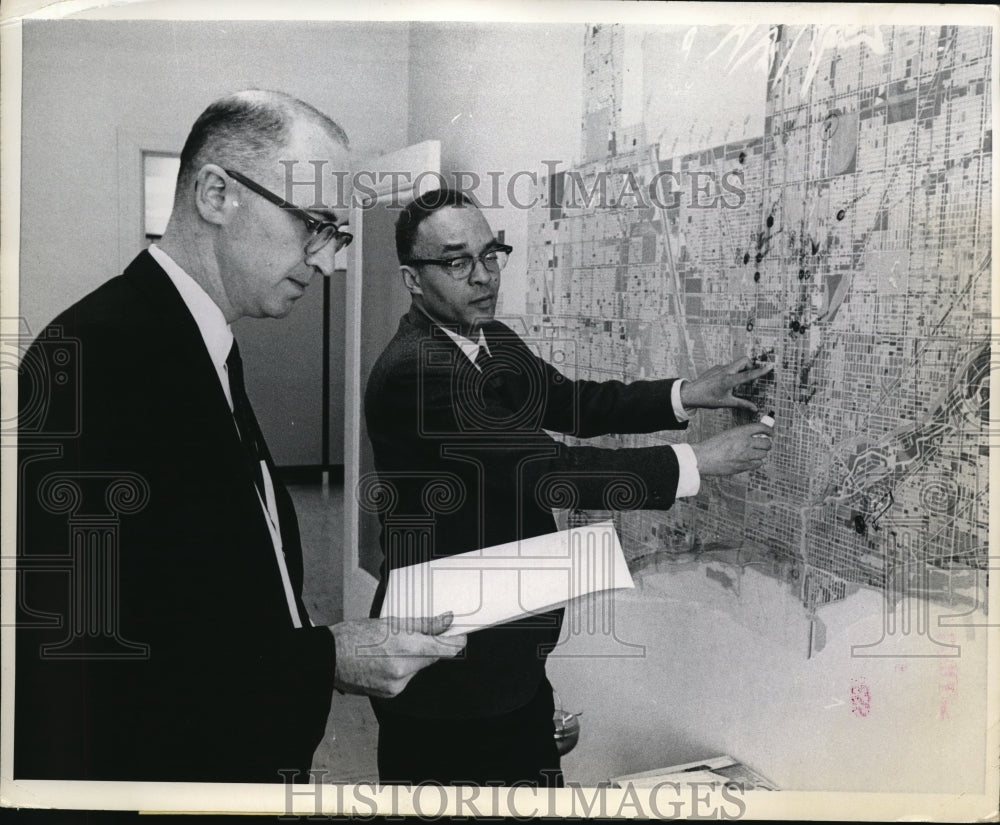 1958 Press Photo Jim Foree and Jim Burns
