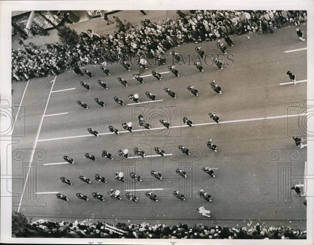 1957 Press Photo North High School Band, Willoughby Parade In Euclid
