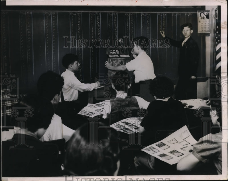 Load image into Gallery viewer, 1937 Press Photo Eight grade students at the Public School in Riverside
