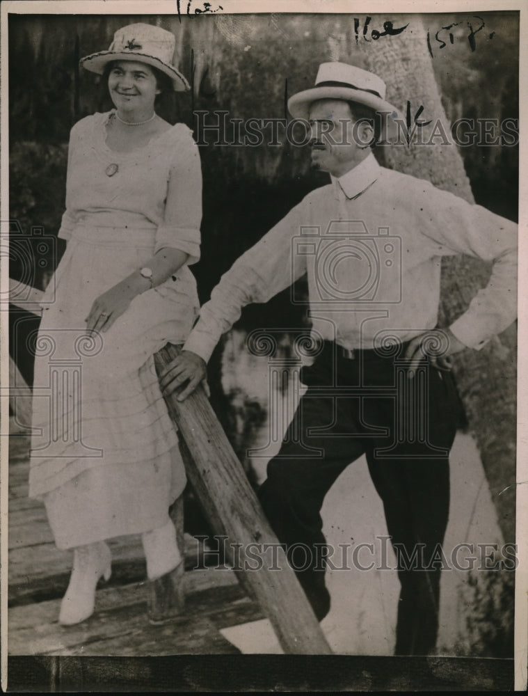 1920 Press Photo Ernst Ewold Steinhouse and Wife
