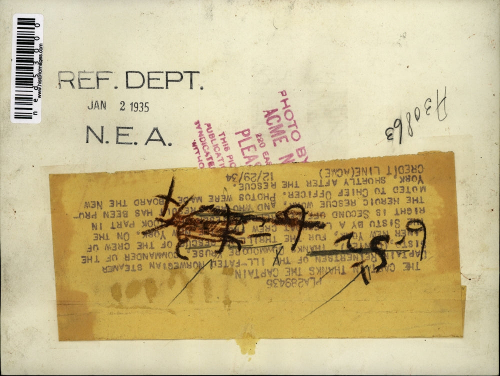 1934 Press Photo Captain Reinertsen thanks Commodore Kruse Aboard Liner New York