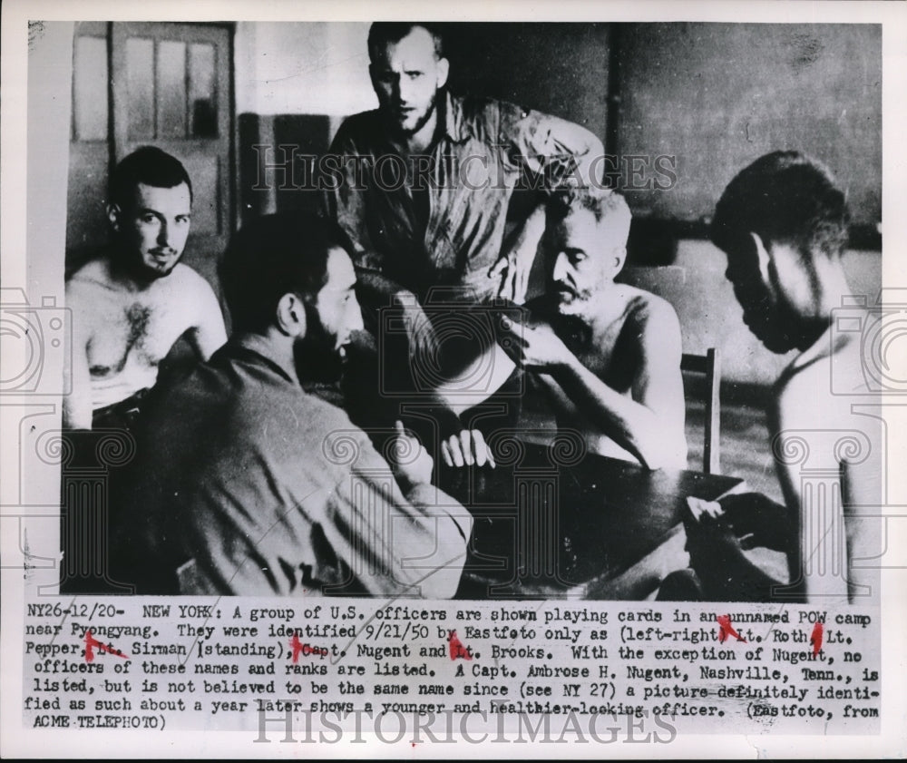 1920 Press Photo Group of U.S.Officers playing cards in POW Camp near Pyongyang