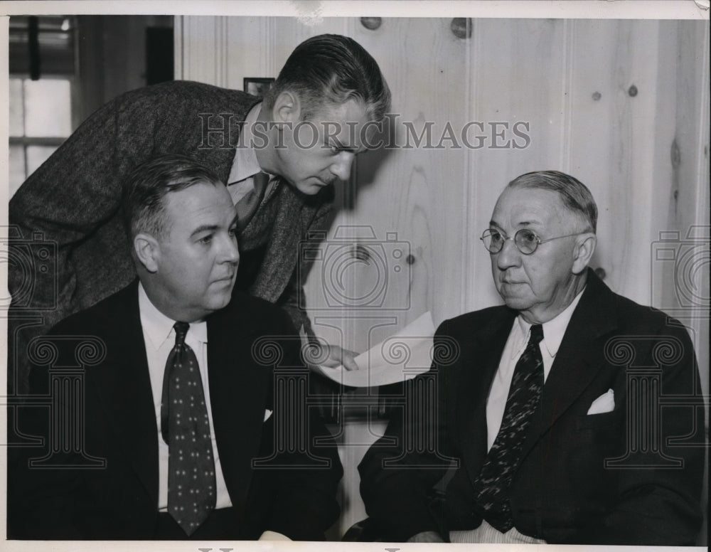 1939 Press Photo Marshall and father Charles P.Campbell accused of killng Clergy