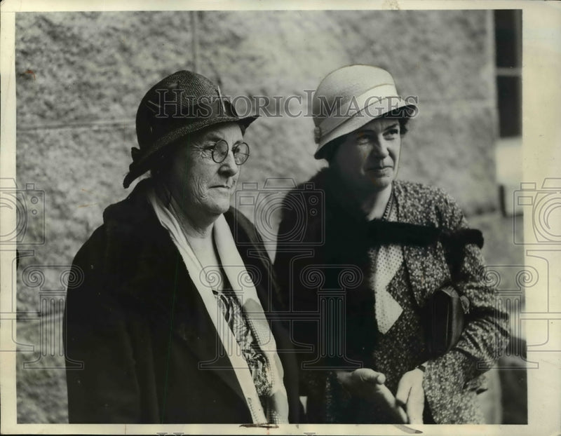 Load image into Gallery viewer, 1933 Press Photo Mrs. B. Buck (left) and her daughter Mrs. Alice Chase
