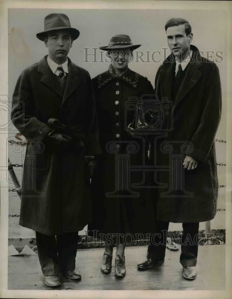 Load image into Gallery viewer, 1937 Press Photo Mr. &amp; Mrs. Charles Collier Donald Collier Aboard Santa Inez
