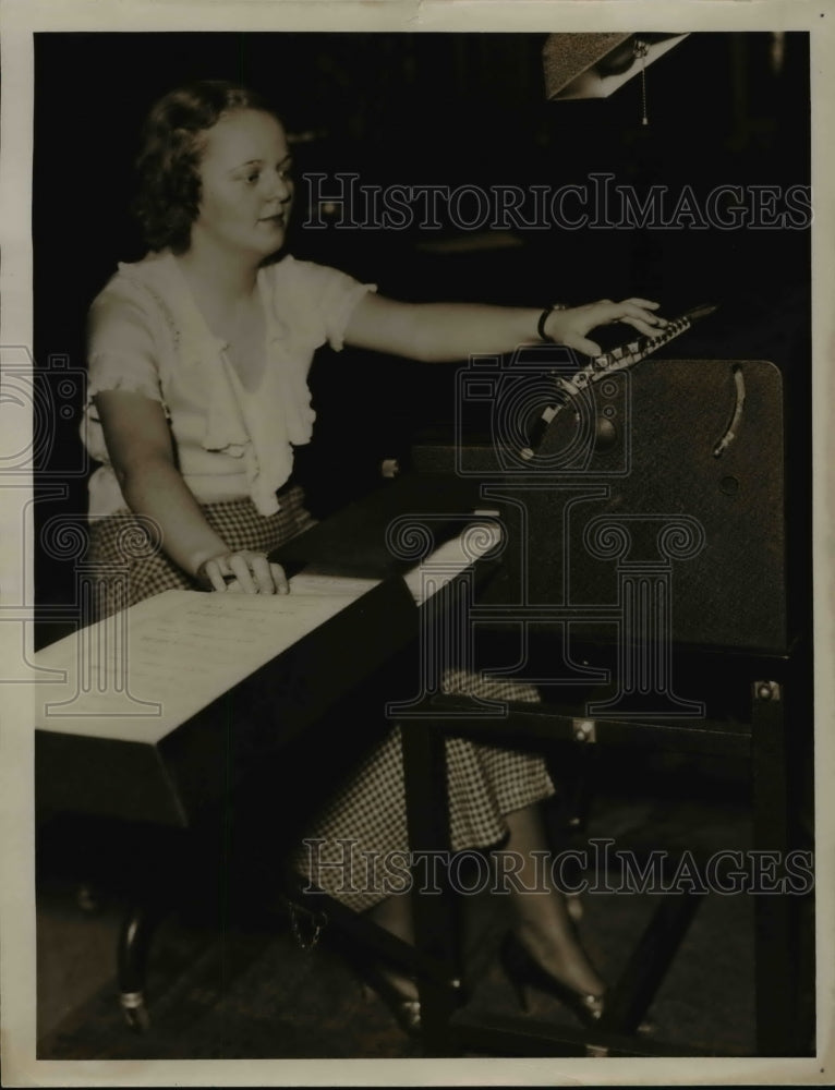 1935 Press Photo Ms. Esma Strahosky, Sophomore, Cleveland College