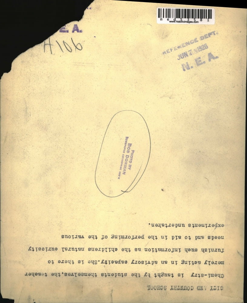 1926 Press Photo Chemistry is taught by students themselves, the teacher acting