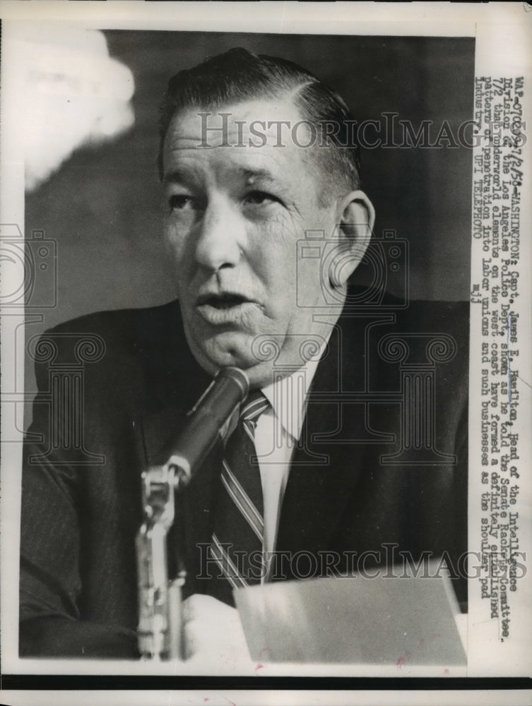 1958 Press Photo Capt. James Hamilton, Head of the Intelligence Division of - Historic Images